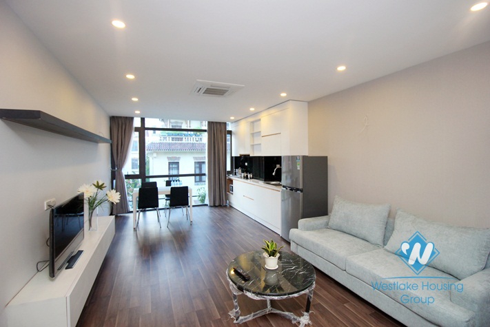 Cheap 2 bedrooms apartment for rent in Au Co st, Tay Ho, Ha Noi.